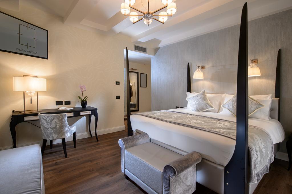Honeymoon Suite with Jacuzzi